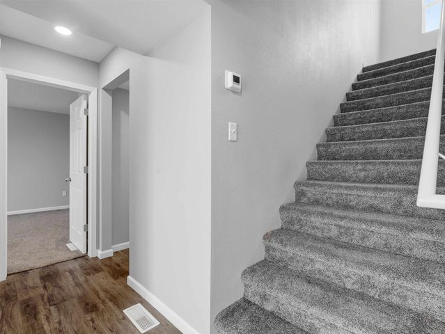 2613 NW Granite Drive, Minot, ND 58703