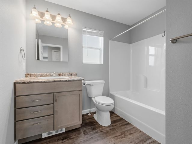 2613 NW Granite Drive, Minot, ND 58703