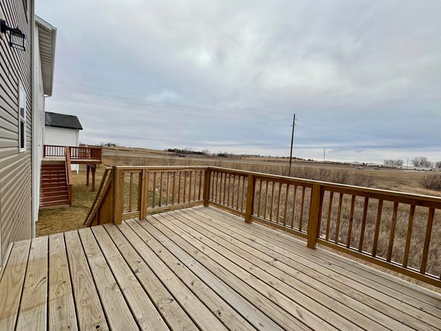 2613 NW Granite Drive, Minot, ND 58703