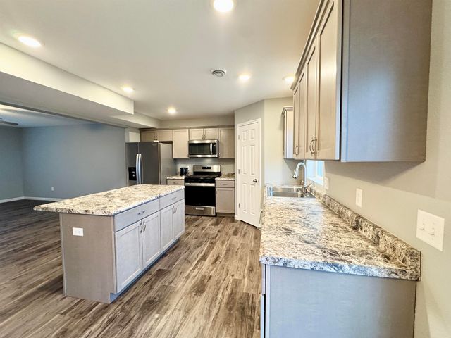 2613 NW Granite Drive, Minot, ND 58703