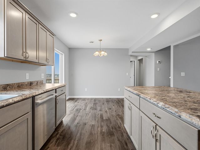 2613 NW Granite Drive, Minot, ND 58703