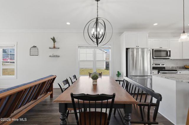 304 Holbrook Lane, Hubert, NC 28539