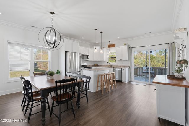 304 Holbrook Lane, Hubert, NC 28539