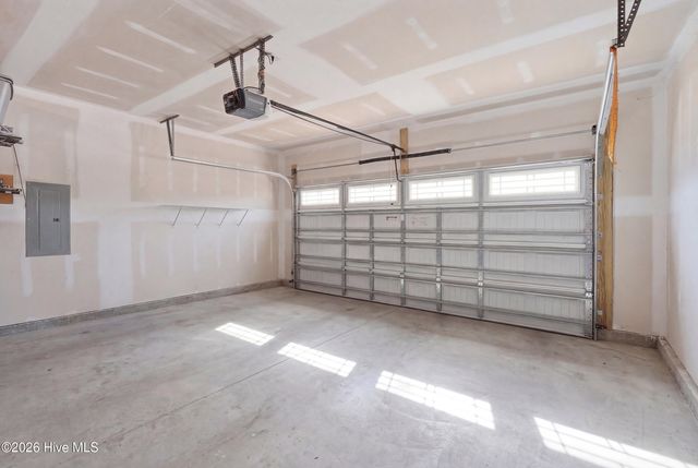 304 Holbrook Lane, Hubert, NC 28539