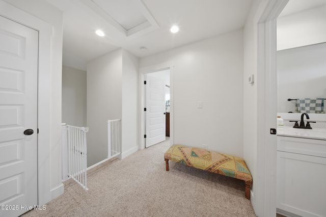 304 Holbrook Lane, Hubert, NC 28539