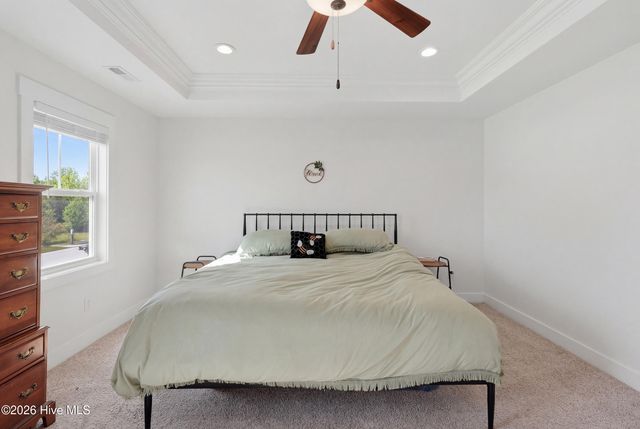 304 Holbrook Lane, Hubert, NC 28539