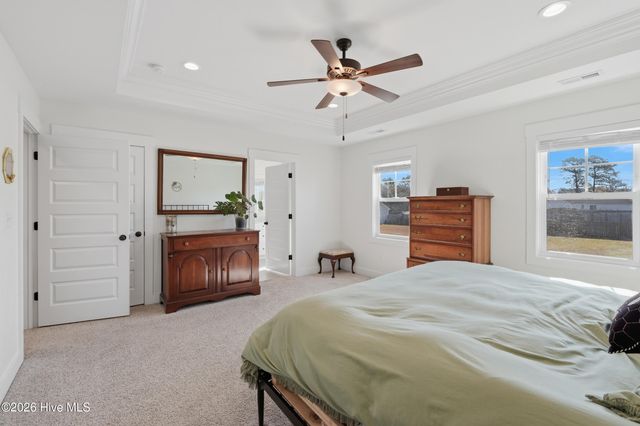 304 Holbrook Lane, Hubert, NC 28539