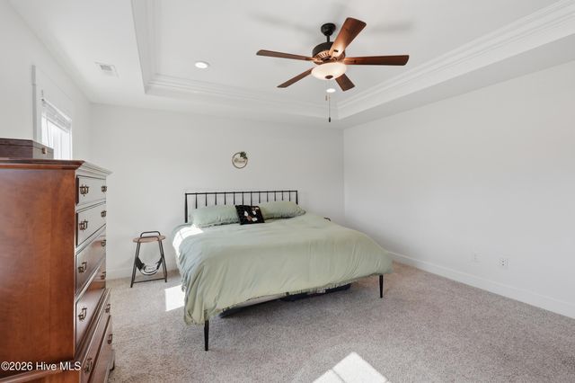 304 Holbrook Lane, Hubert, NC 28539