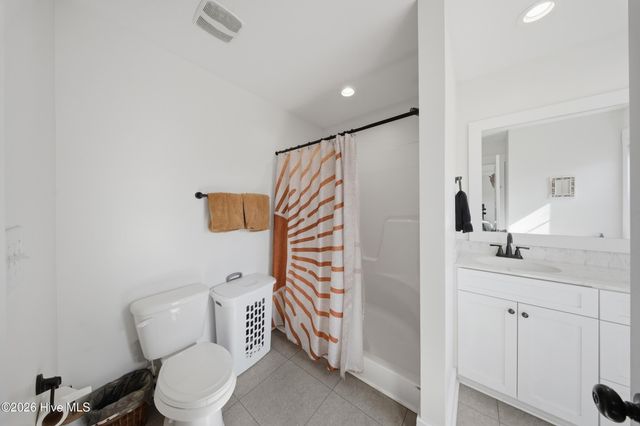 304 Holbrook Lane, Hubert, NC 28539