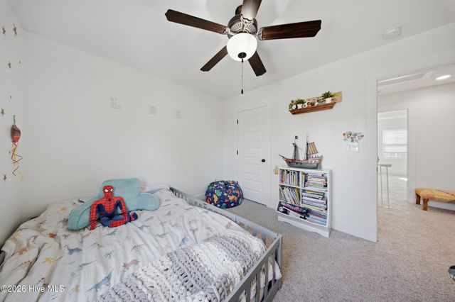 304 Holbrook Lane, Hubert, NC 28539