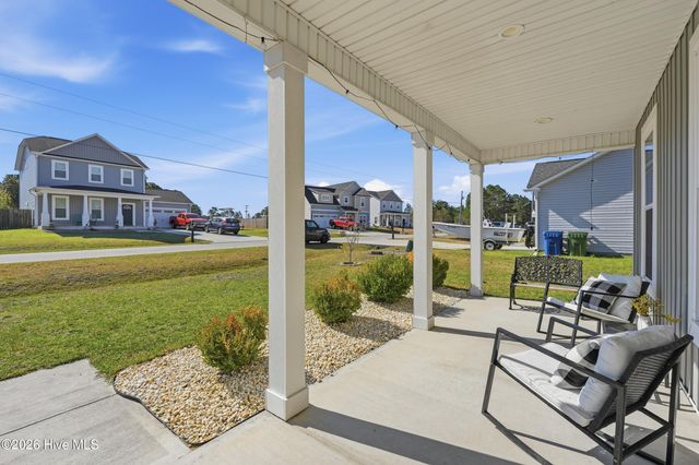 304 Holbrook Lane, Hubert, NC 28539