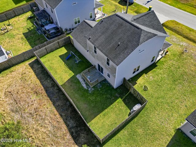 304 Holbrook Lane, Hubert, NC 28539