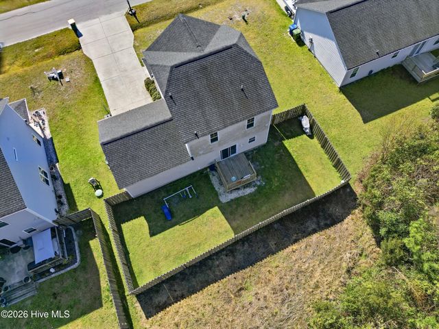 304 Holbrook Lane, Hubert, NC 28539