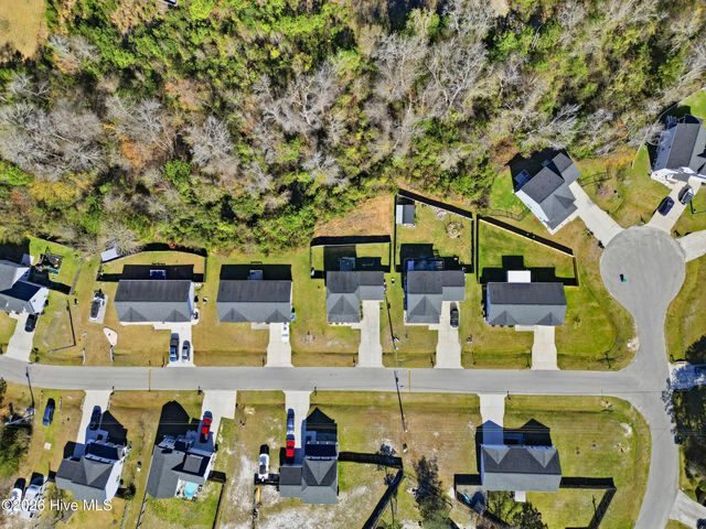 304 Holbrook Lane, Hubert, NC 28539