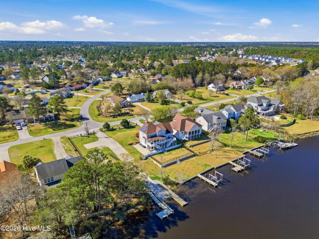 304 Holbrook Lane, Hubert, NC 28539