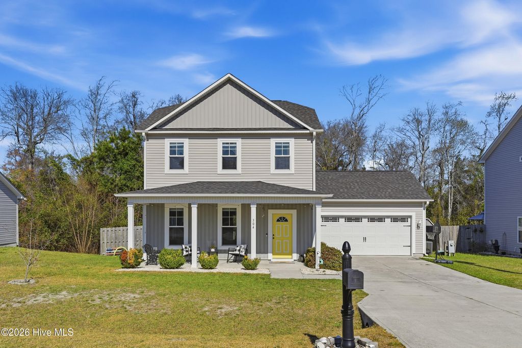 304 Holbrook Lane, Hubert, NC 28539