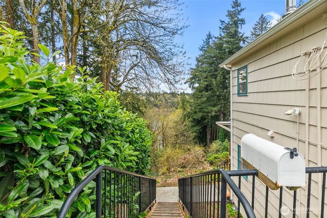 2009 Water Street SW, Olympia, WA 98501