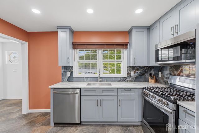 38 Valley Vale Drive, Old Bridge, NJ 08857