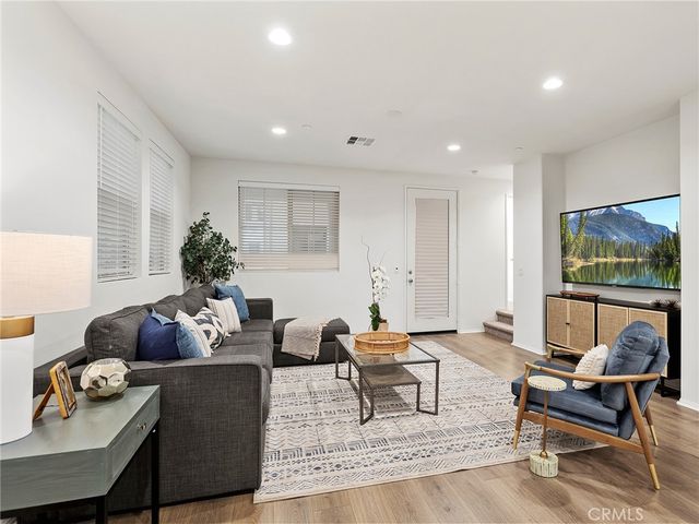 11238 N Mission Heights Drive, San Fernando, CA 91345