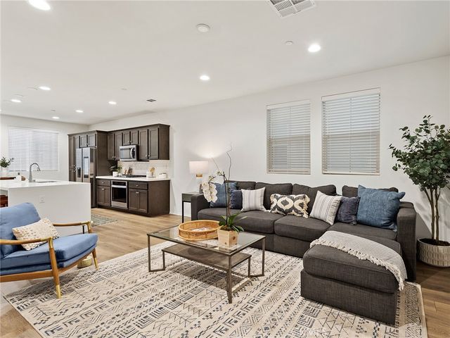 11238 N Mission Heights Drive, San Fernando, CA 91345