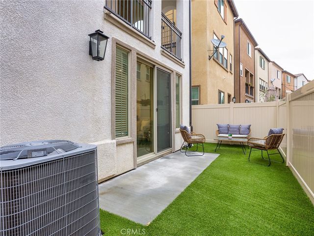 11238 N Mission Heights Drive, San Fernando, CA 91345