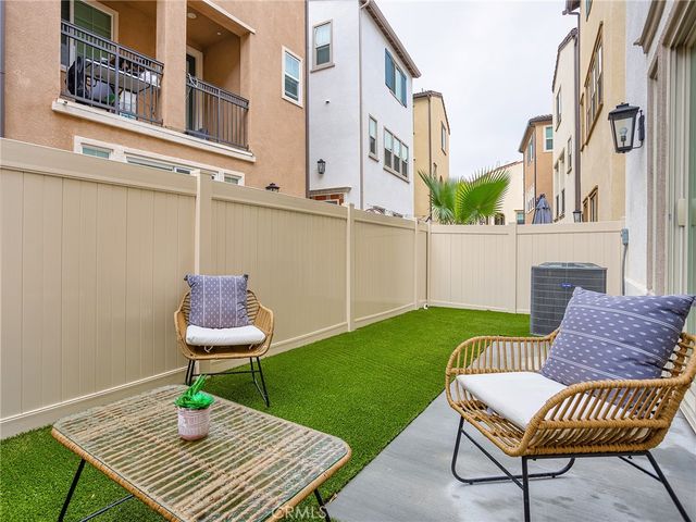 11238 N Mission Heights Drive, San Fernando, CA 91345