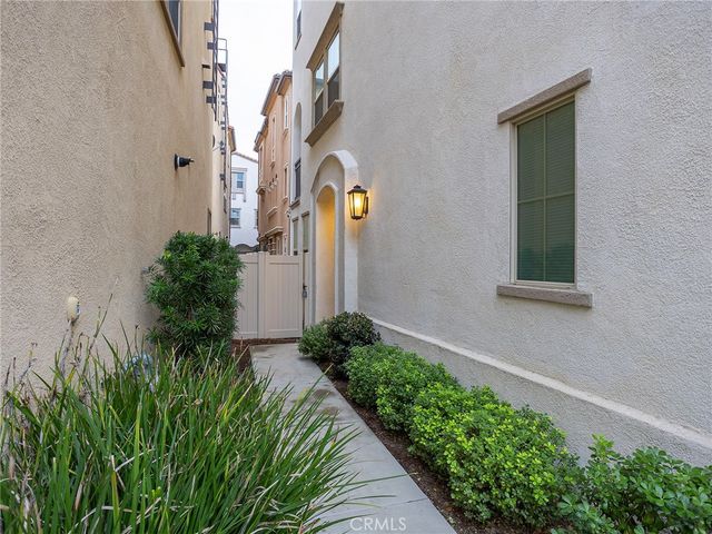 11238 N Mission Heights Drive, San Fernando, CA 91345