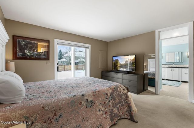 128 Spur Dr, Sandpoint, ID 83864