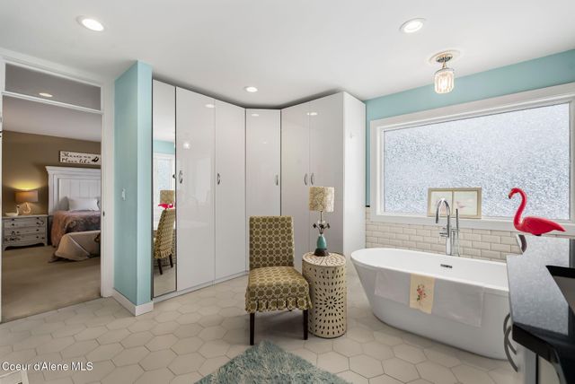 128 Spur Dr, Sandpoint, ID 83864