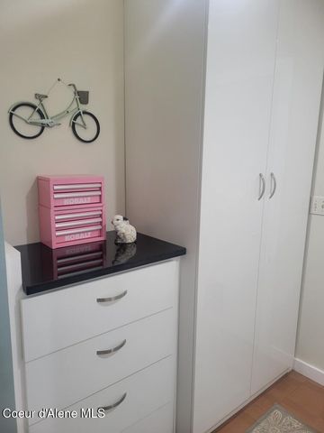 128 Spur Dr, Sandpoint, ID 83864