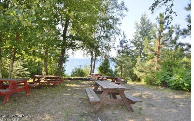 128 Spur Dr, Sandpoint, ID 83864