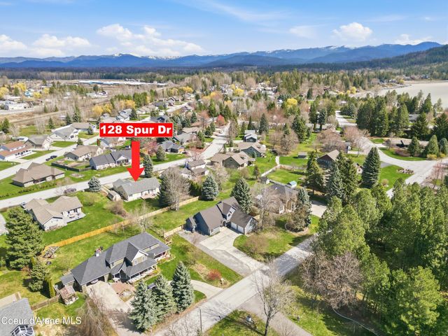 128 Spur Dr, Sandpoint, ID 83864