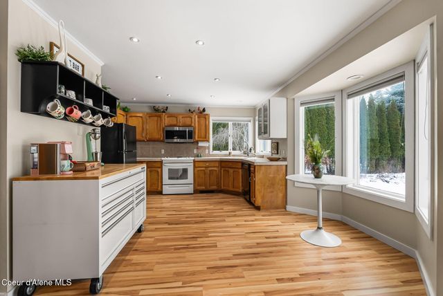 128 Spur Dr, Sandpoint, ID 83864