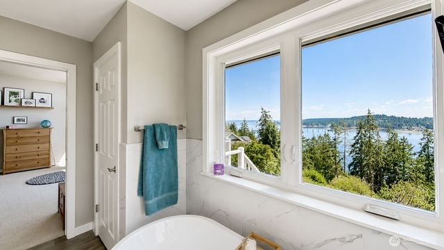 8818 30th Street Ct NW, Gig Harbor, WA 98335