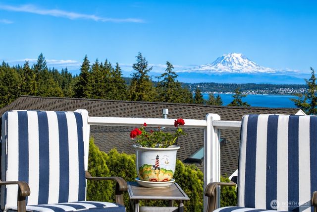8818 30th Street Ct NW, Gig Harbor, WA 98335
