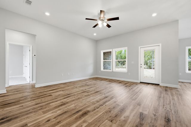 6110 Mildred's Way, Crestview, FL 32539