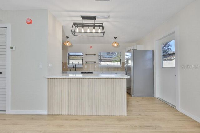 8621 MAY CIRCLE, Tampa, FL 33614