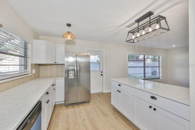 8621 MAY CIRCLE, Tampa, FL 33614