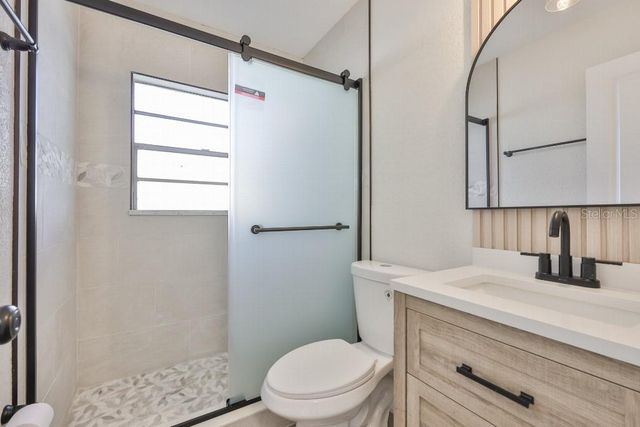 8621 MAY CIRCLE, Tampa, FL 33614