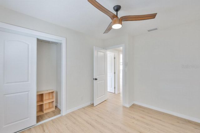 8621 MAY CIRCLE, Tampa, FL 33614