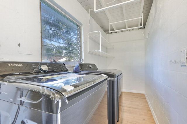 8621 MAY CIRCLE, Tampa, FL 33614