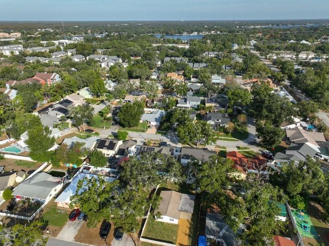 8621 MAY CIRCLE, Tampa, FL 33614