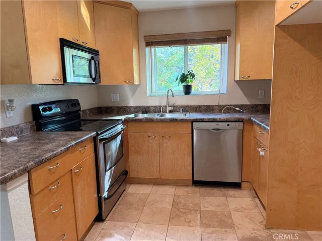 2500 San Gabriel, Corona, CA 92882