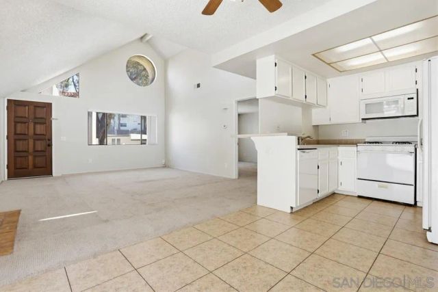 333 N Melore Drive D, Vista, CA 92083