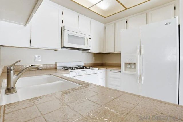 333 N Melore Drive D, Vista, CA 92083