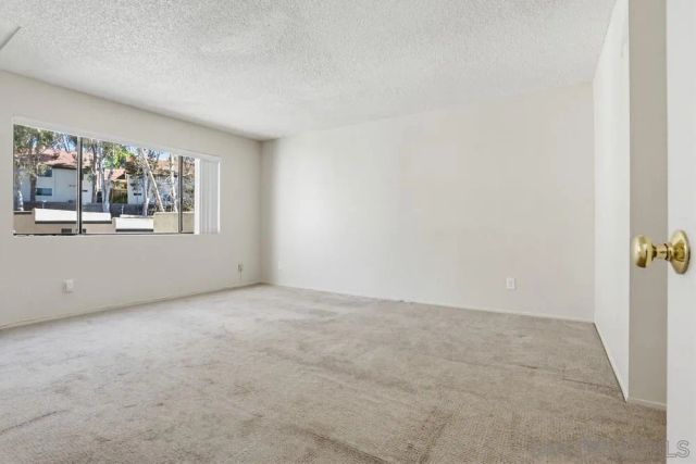 333 N Melore Drive D, Vista, CA 92083