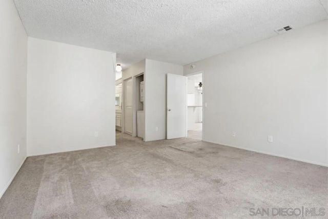 333 N Melore Drive D, Vista, CA 92083