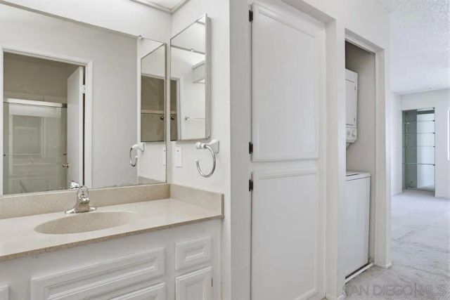 333 N Melore Drive D, Vista, CA 92083