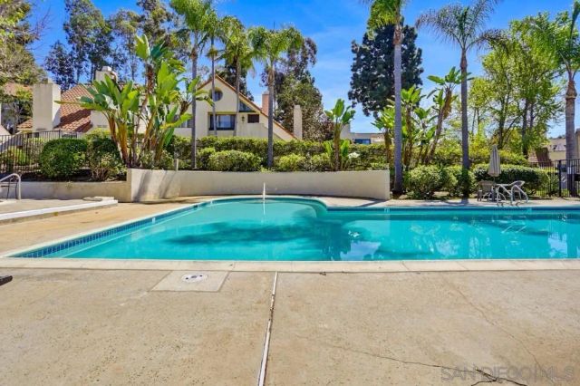 333 N Melore Drive D, Vista, CA 92083