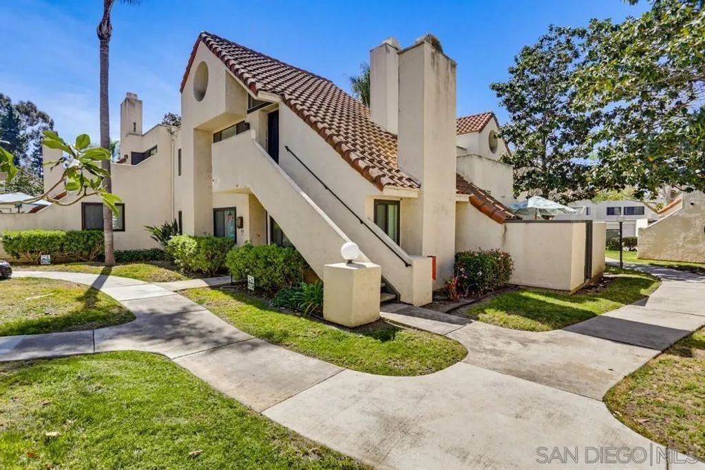 333 N Melore Drive D, Vista, CA 92083